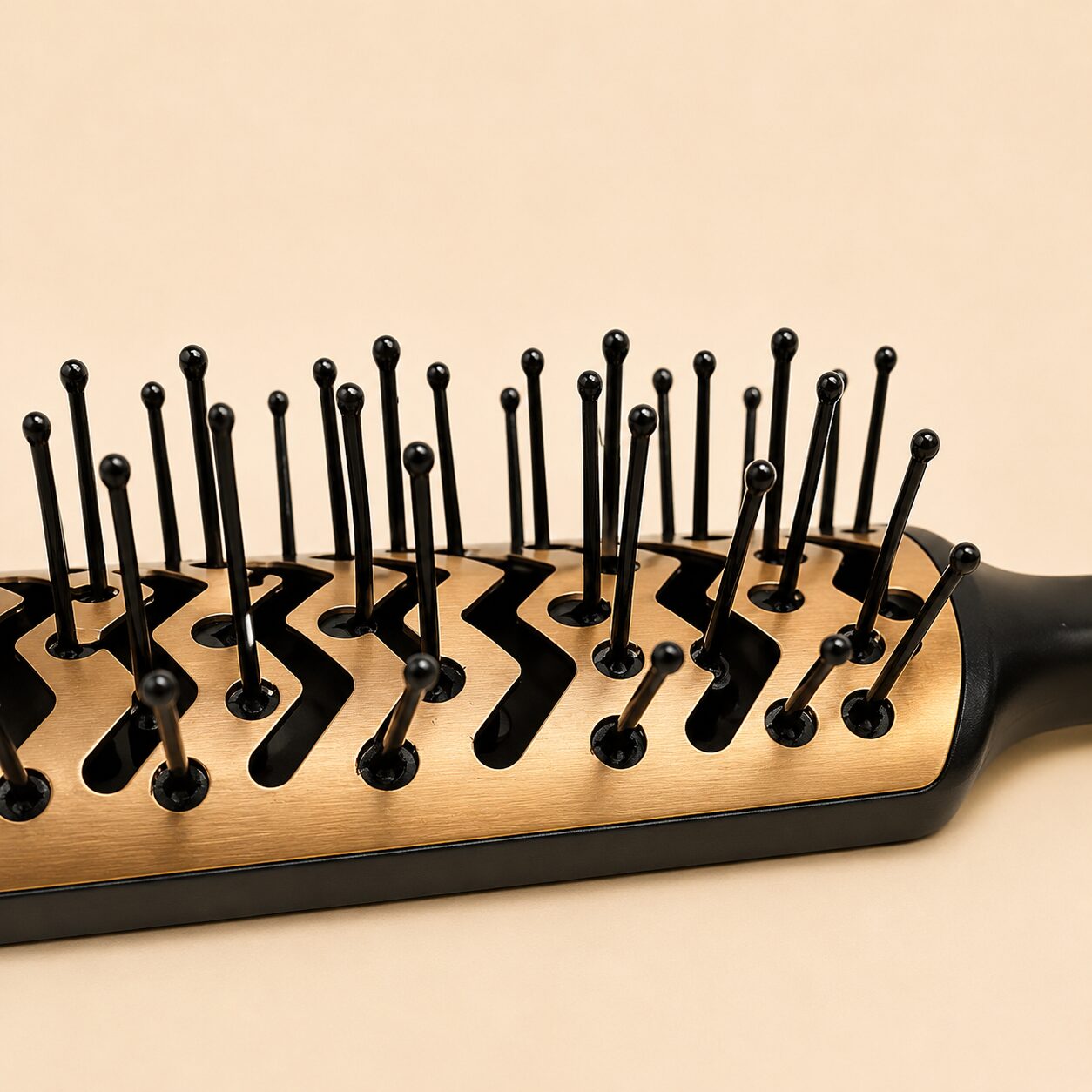 Vented Blow Dry Hair Brush - Image 4
